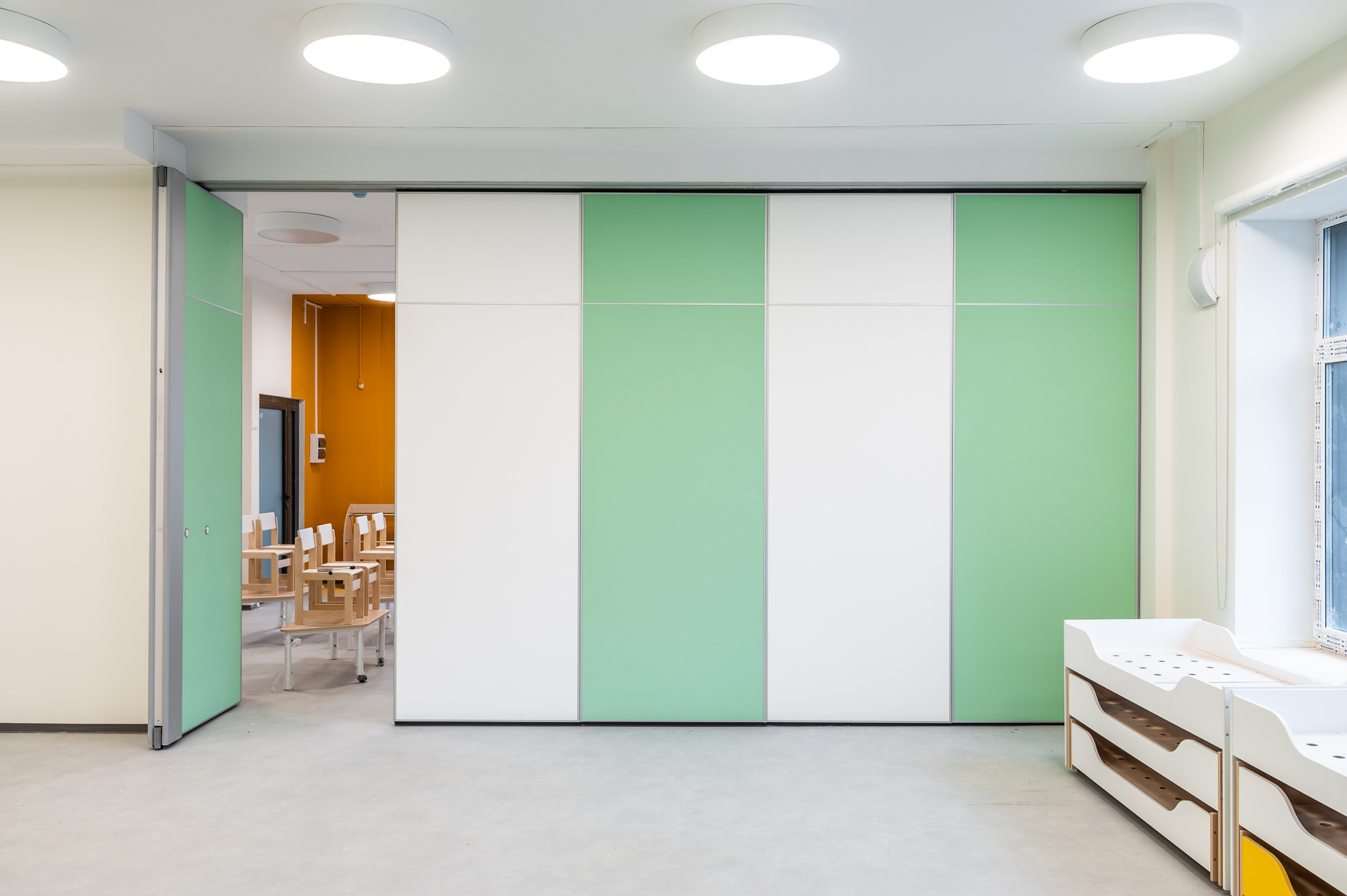 SmartWall H5F-S (School), photo